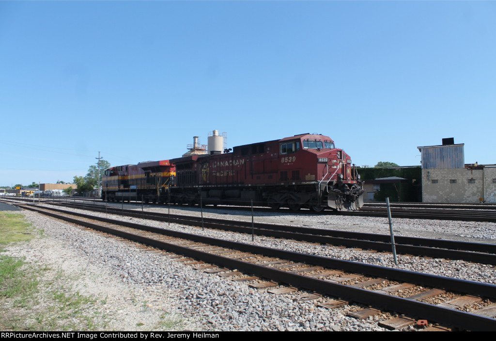 KCS 4622 & CP 8539 (4)